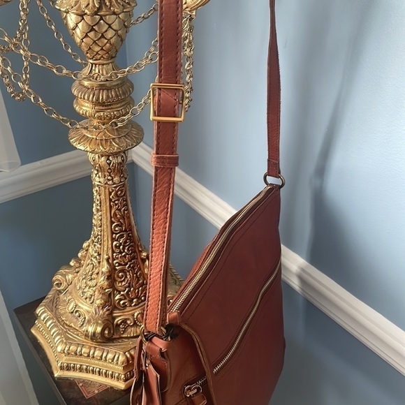 Brand New Margot Genuine Leather Leah Hobo Zip Crossbody Purse Adjustable Strap - Picture 9 of 16